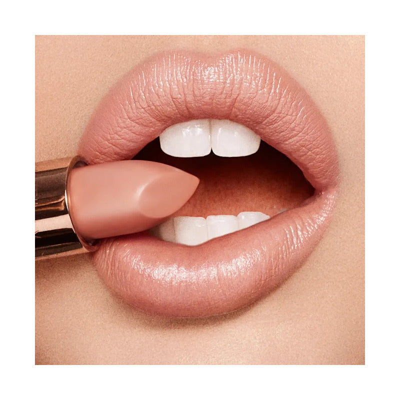 Charlotte Tilbury | K.i.s.s.i.n.g Lipstick | Labial En Barra