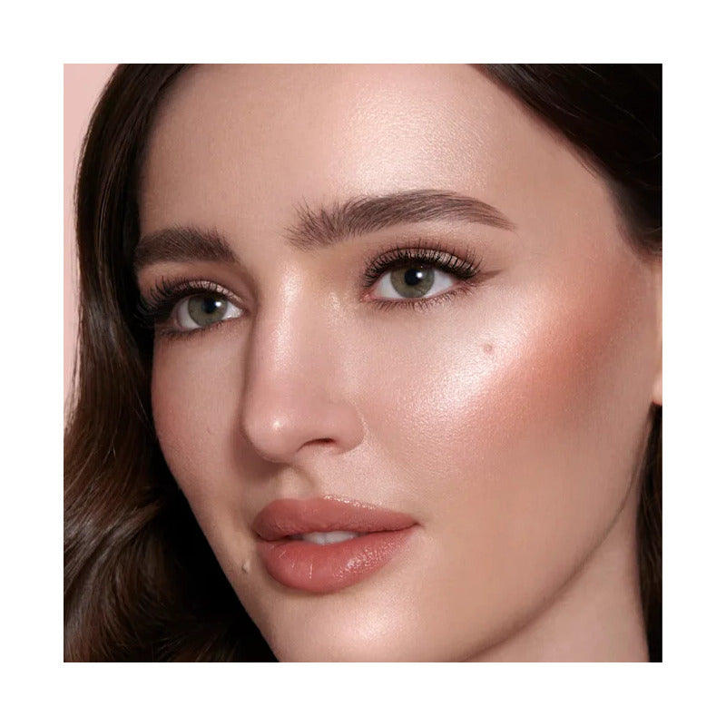 Charlotte Tilbury | Glowgasm | Rubor Iluminador Líquido Peachgasm